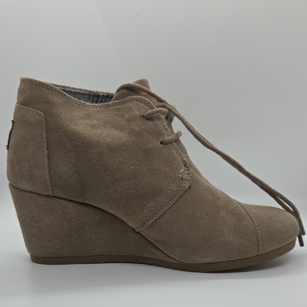 Elegant Tan Suede Wedge Booties